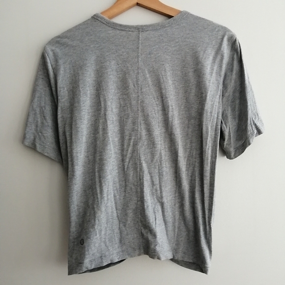 Lululemon Crescent Pima Cotton Twist Front T-shirt Size 6 - Picture 4 of 12